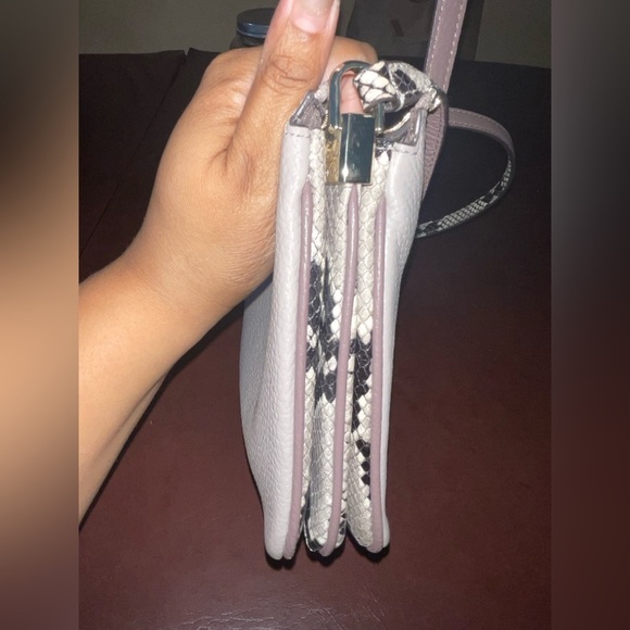 Kate Spade Leila Triple Gusset Crossbody EUC Pebbled Leather Snakeprint Mauve - Picture 6 of 10